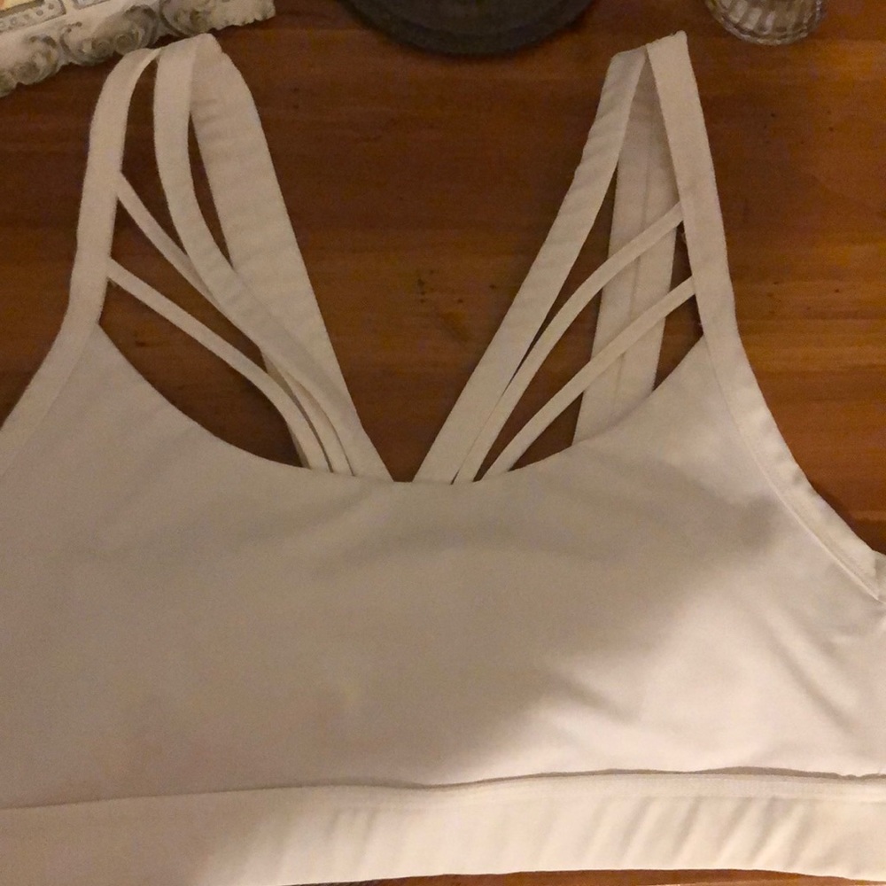 Peony & Me White lined sports bra! Cute!